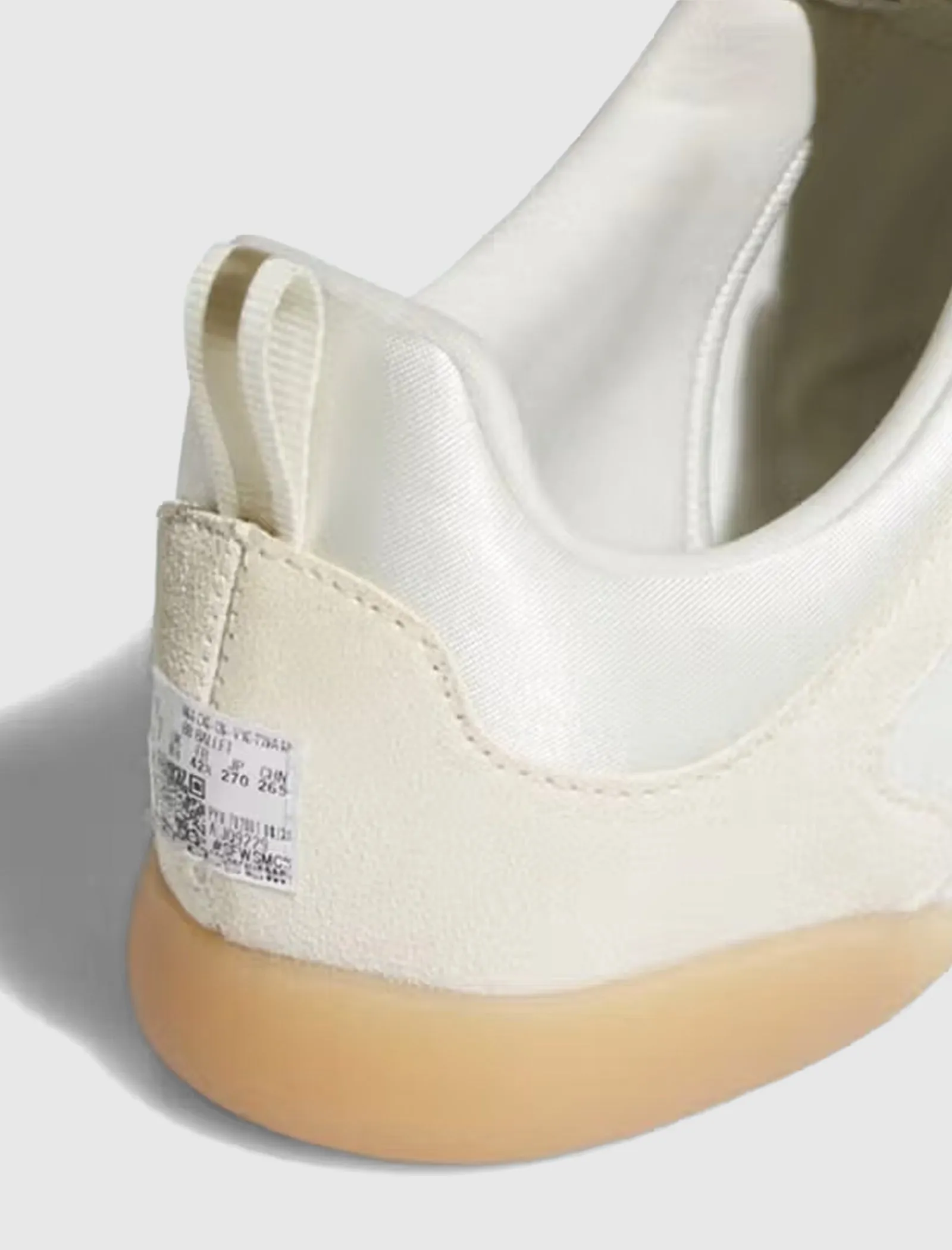 BAD BUNNY BALLERINA "WHITE"