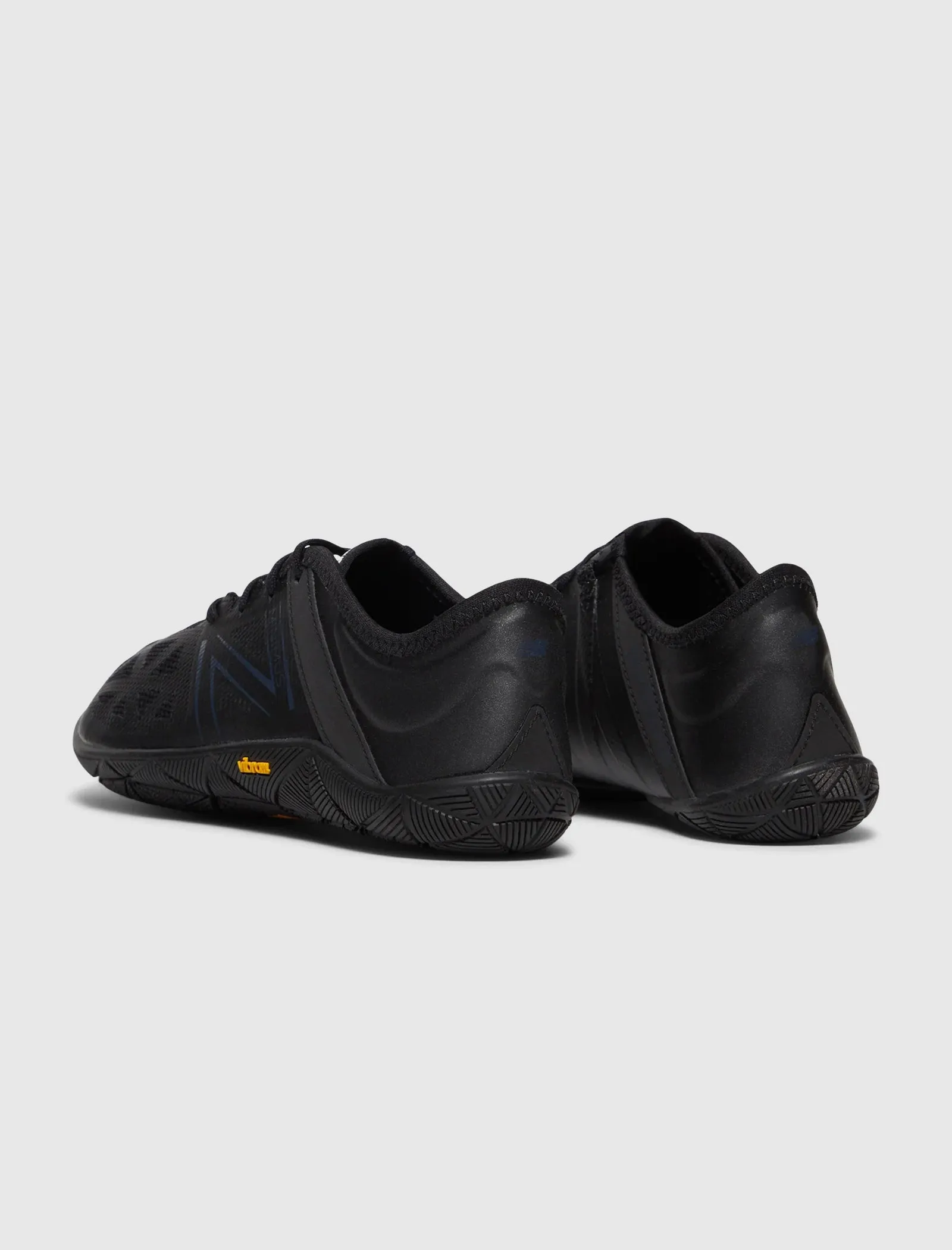 NEW BALANCE MINIMUS UX200 SNEAKERS