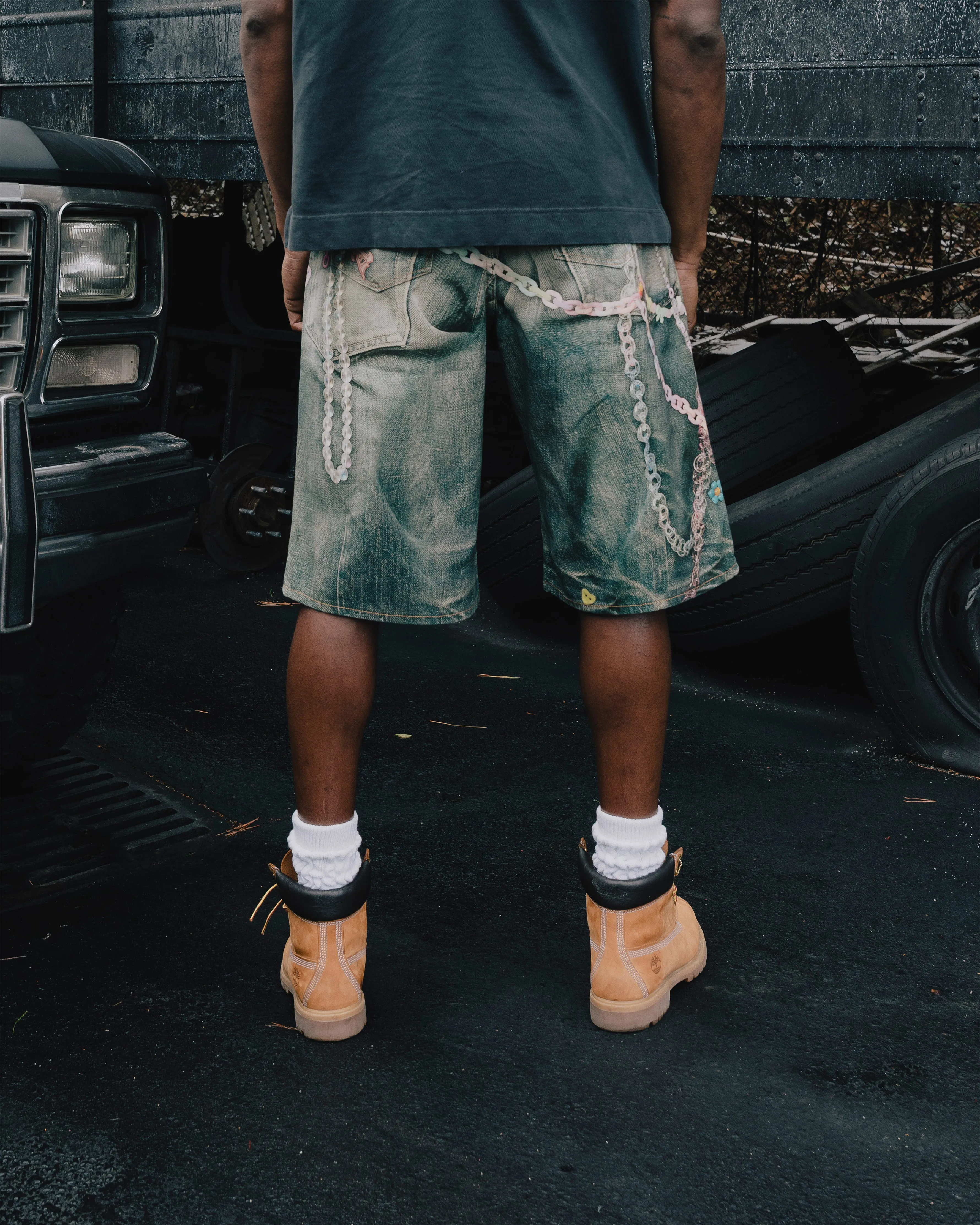 PRINTED DENIM SHORT