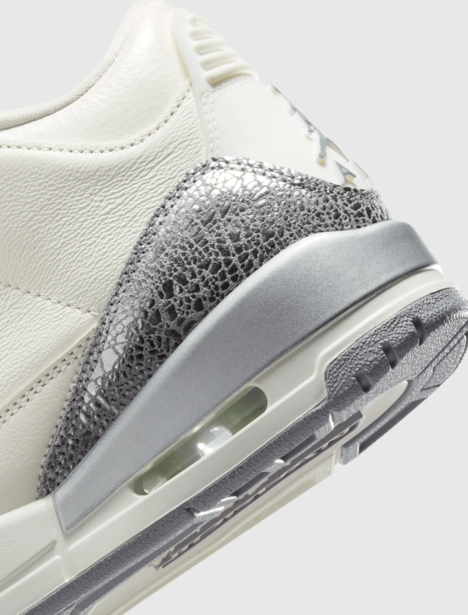 WOMEN'S AIR JORDAN 3 RETRO "CEMENT GREY"